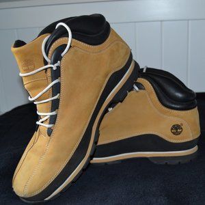 VINTAGE 90S TIMBERLAND SUEDE LEATHER MENS HIKING BOOT- Pre-owned looks like new